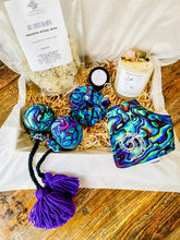 Load image into Gallery viewer, Pāua Māmā &amp; Pēpi Gift Box
