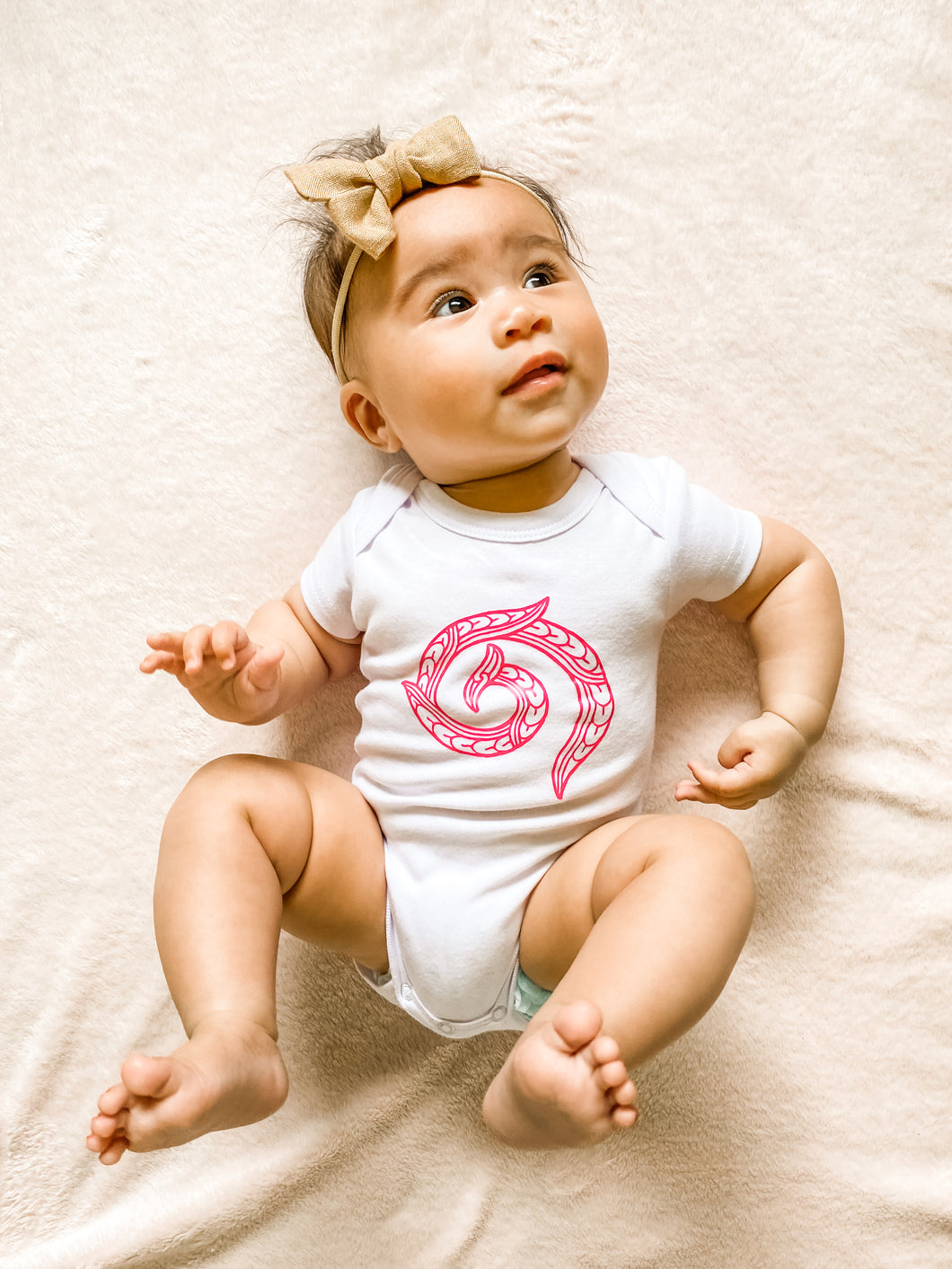 Māpihi & Co. Onesie